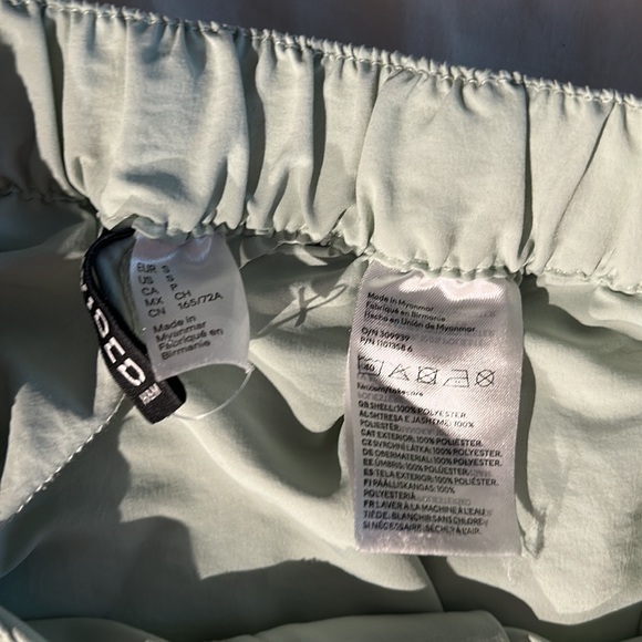 H&M light green stretchy and baggy cargo pants - Picture 5 of 6